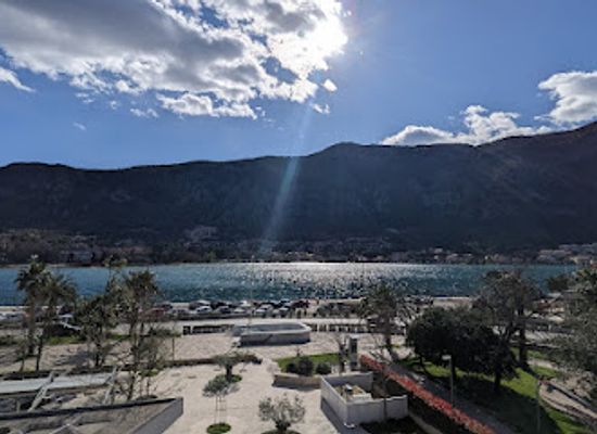 montenegro/bay-of-kotor/attraction/saint-luke-s-church