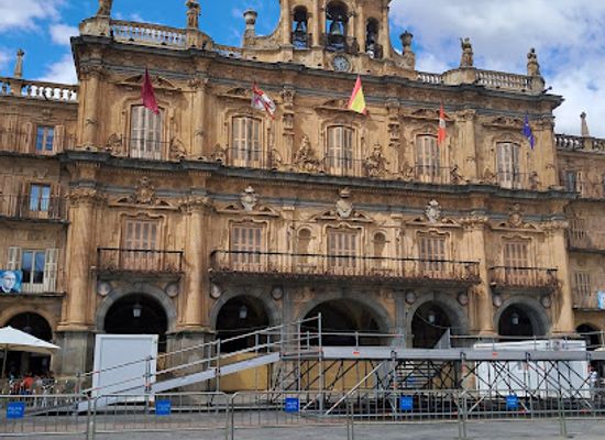 spain/salamanca/centro/attraction/plaza-mayor-de-salamanca