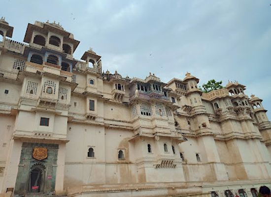 india/udaipur/attraction/ghantaghar