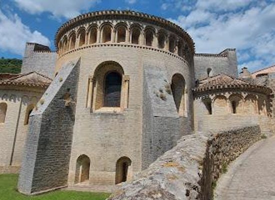 france/languedoc/attraction/saint-guilhem-le-desert