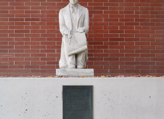 california/bakersfield/attraction/colonel-thomas-baker-memorial