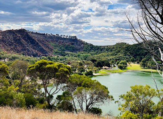 australia/limestone-coast/attraction/leg-of-mutton-lake