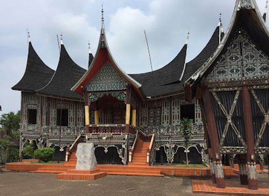 indonesia/west-sumatra/attraction/istano-silinduang-bulan