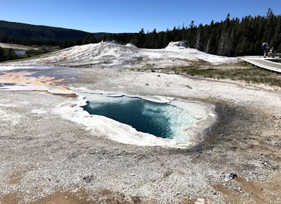montana/the-yellowstone-valley/attraction/old-faithful-visitor-and-education-center