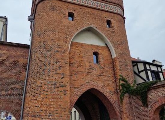 poland/torun/attraction/mostowa-gate