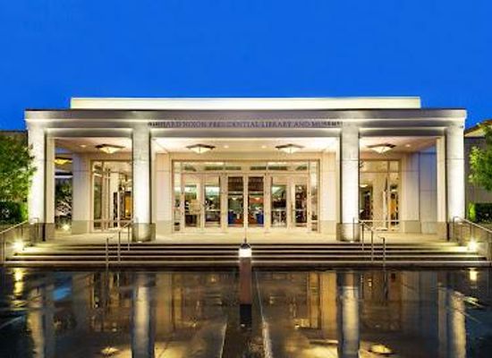 california/south-coast/attraction/the-richard-nixon-library-museum