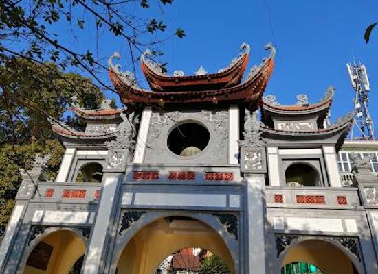 vietnam/hanoi/attraction/phu-tay-ho