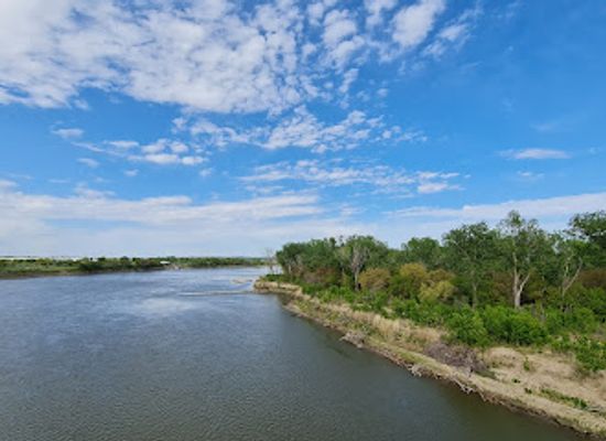 nebraska/missouri-river-valley/attraction/bob-kerrey-pedestrian-bridge