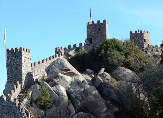 portugal/cascais/attraction/the-moorish-castle