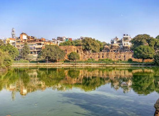 india/delhi/hauz-khas-village/attraction/hauz-khas-lake