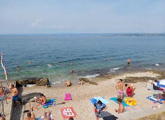 slovenia/izola/attraction/delamaris-beach