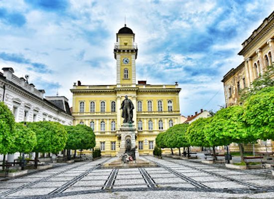 hungary/csallokoz/attraction/namestie-generala-klapku