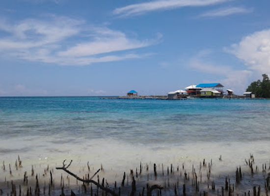 indonesia/togean-islands/attraction/wisata-teluk-damai-beach-ampana