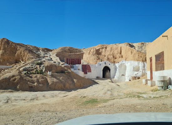 tunisia/matmata/attraction/house-of-troglodyte-s