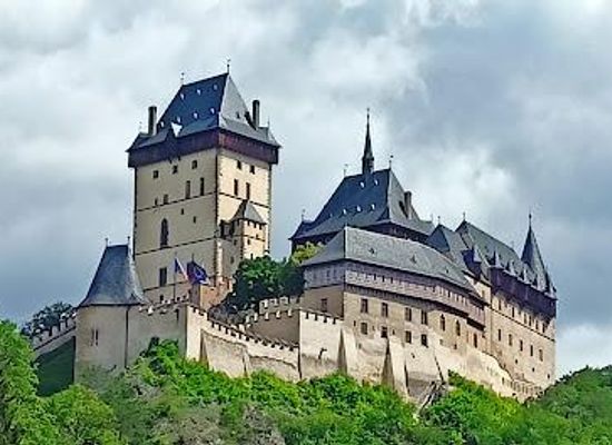 czechia/prague/attraction/karlstejn-castle
