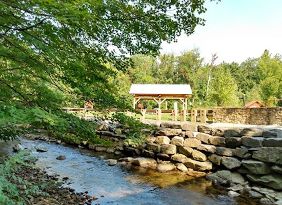 maryland/catoctin-mountain-park/attraction/roddy-road-covered-bridge