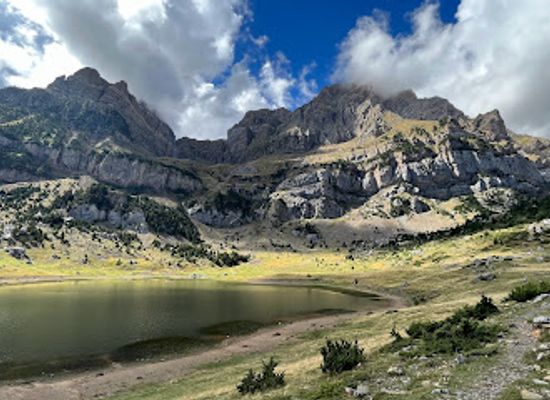 spain/pyrenees-mountains/attraction/ibon-de-piedrafita