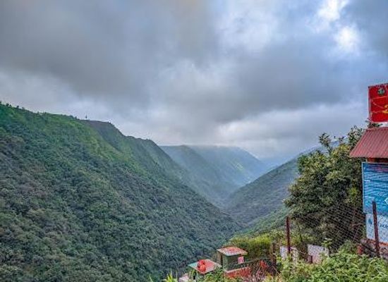 india/shillong/attraction/mawkdok-dympep-valley-view-point