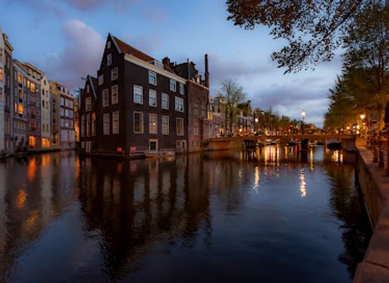netherlands/amsterdam/de-wallen/attraction/de-wallen-red-light-district-amsterdam