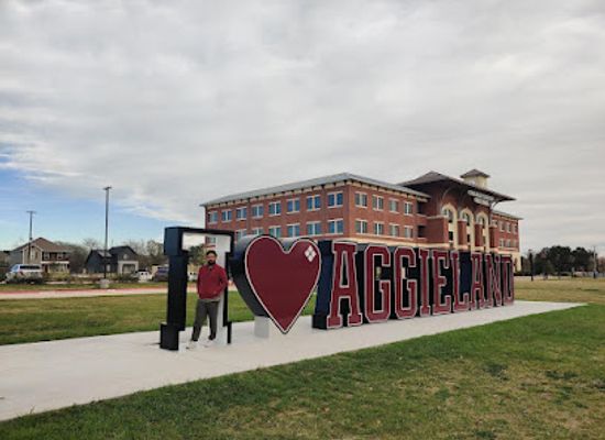 texas/brazos-valley/attraction/i-heart-aggieland-sign