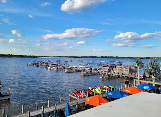 illinois/chain-o-lakes-state-park/attraction/blarney-island