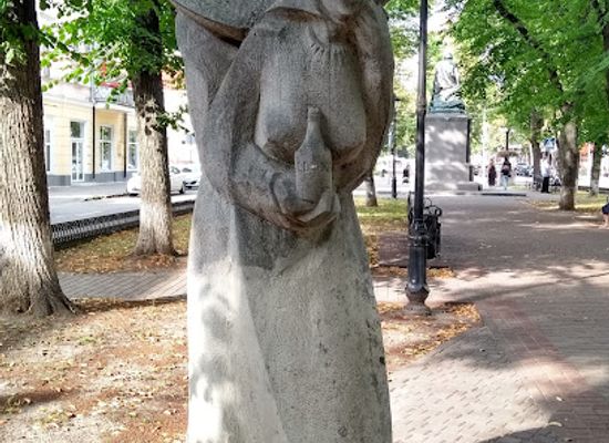 ukraine/poltava-region/attraction/aleya-hoholivskykh-heroyiv