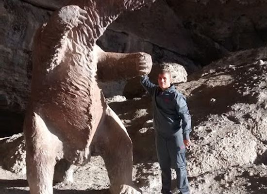 chile/torres-del-paine-national-park/attraction/cueva-del-medio