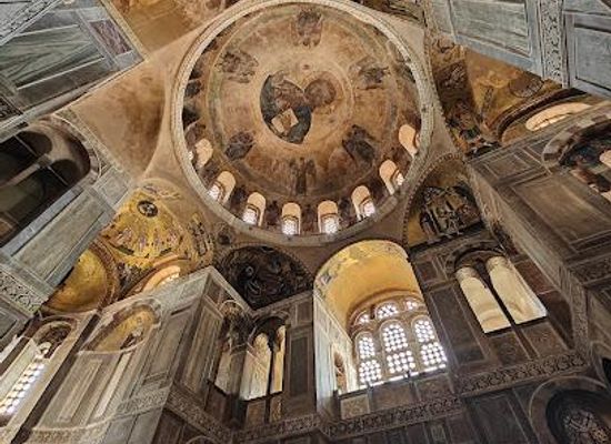 greece/delphi/attraction/holy-monastery-of-hosios-loukas