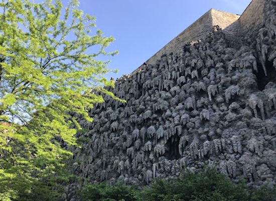 czechia/ore-mountains/attraction/dripstone-wall