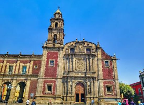 mexico/mexico-city/attraction/plaza-de-santo-domingo
