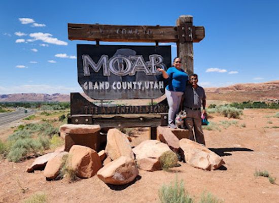 utah/moab/attraction/moab-city-sign
