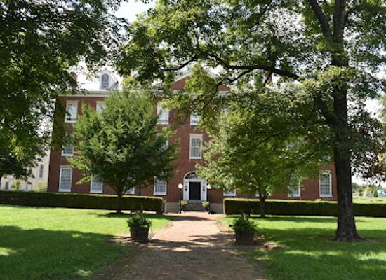 kentucky/bardstown/attraction/spalding-hall