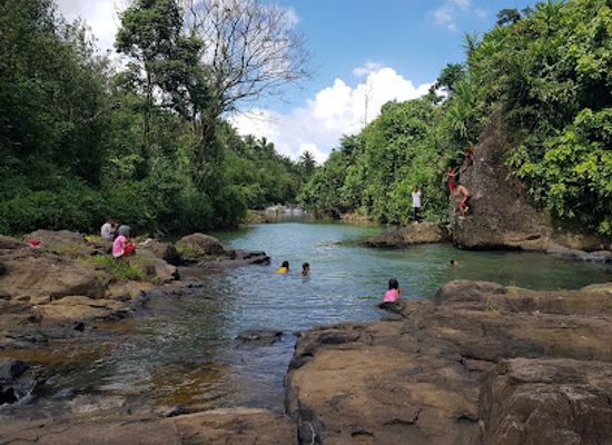 philippines/calaguas-island/attraction/malatap-falls