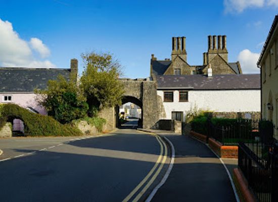 united-kingdom/south-glamorgan/landmark/cowbridge-south-gate
