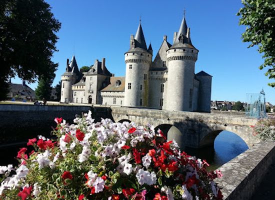 france/cote-des-blancs/attraction/chateau-de-sully-sur-loire