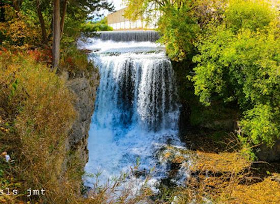 minnesota/mississippi-river/attraction/vermillion-falls-park