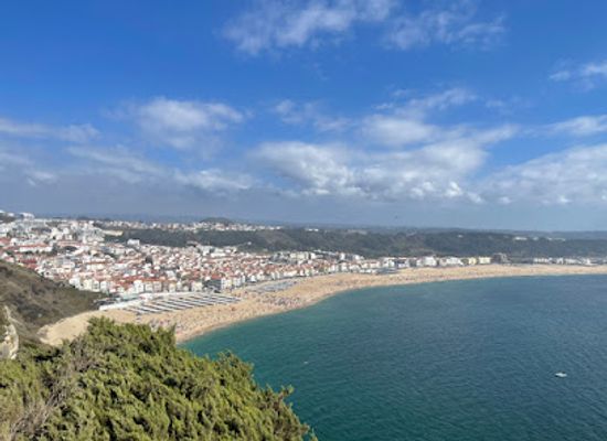 portugal/nazare/attraction/portal-de-entrada-das-ondas-gigantes-de-nazare