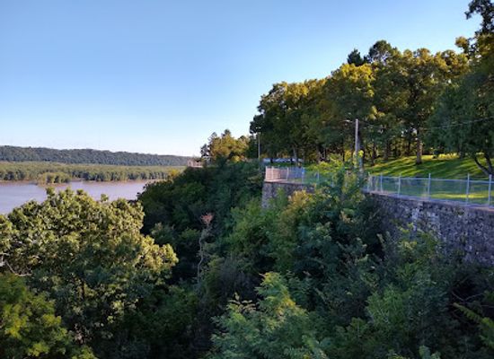 iowa/great-river-road/attraction/eagle-point-park