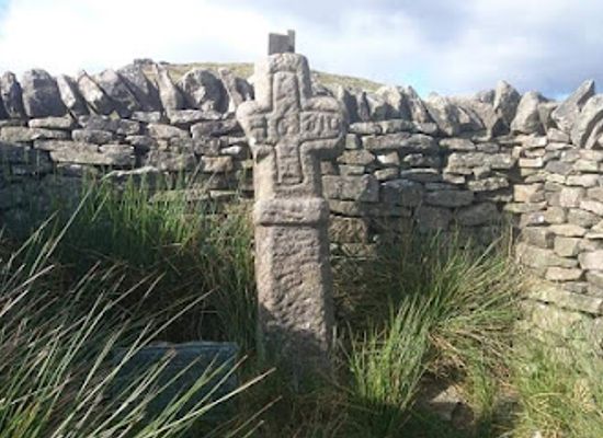 united-kingdom/peak-district/attraction/edale-cross