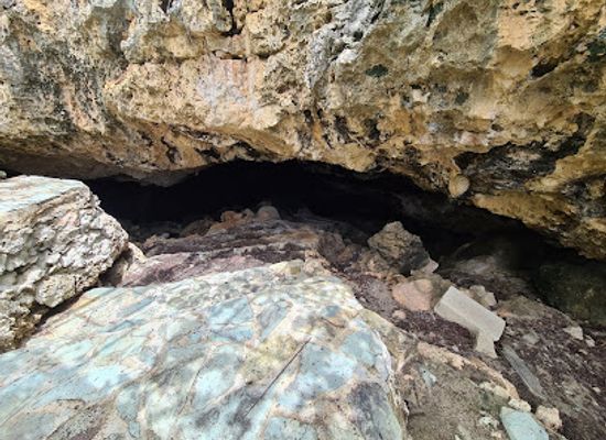 aruba/fontein-cave/attraction/huliba-cave