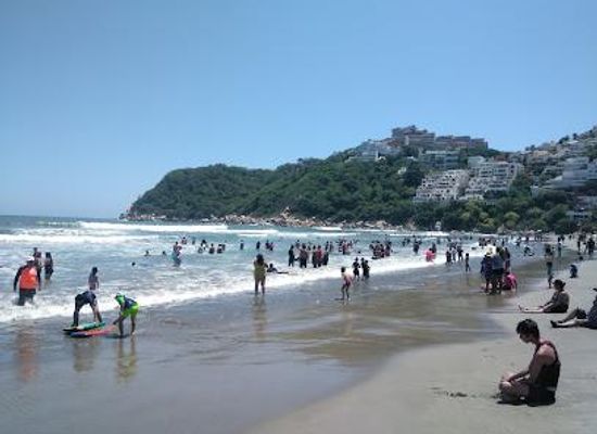 mexico/acapulco/attraction/revolcadero