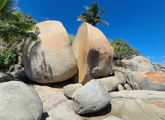 puerto-rico/caribbean-national-forest/attraction/piedra-las-guaretas-cueva-de-las-cabras