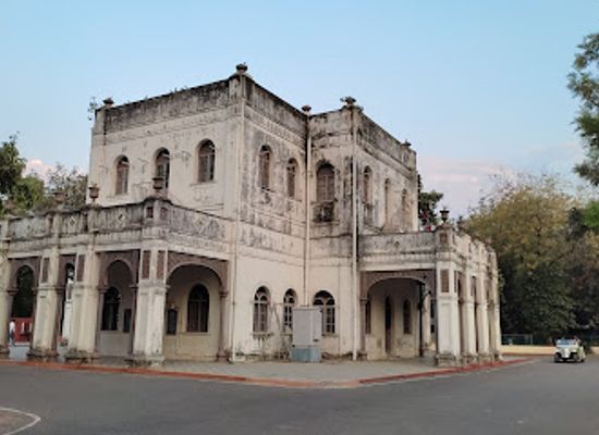 india/vadodara/alkapuri/attraction/sayaji-baug-health-museum