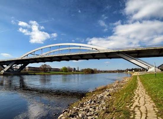 germany/dresden/attraction/waldschlosschen-bridge