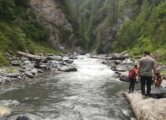 pakistan/karakoram-highway/attraction/sharan-waterfall