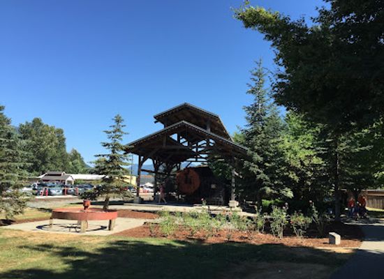 washington/western-washington/attraction/snoqualmie-centennial-log