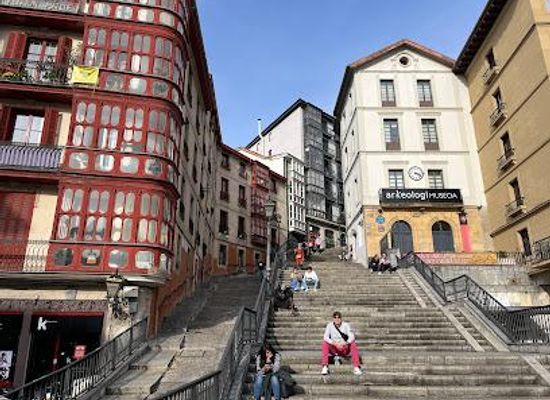 spain/bilbao/attraction/unamuno-miguel-plaza