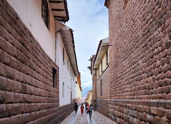 peru/ausangate-trek/attraction/calle-loreto