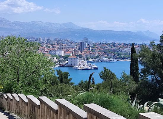 croatia/split/marjan/attraction/marjan-hill-stairs