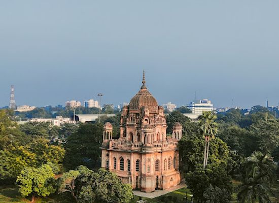 india/lucknow/attraction/mushir-zadi-tomb